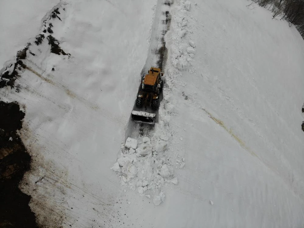 Mart ayında kar 4 metreyi buldu