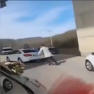 Düğün konvoyunda pompalı tüfekle havaya ateş açtı