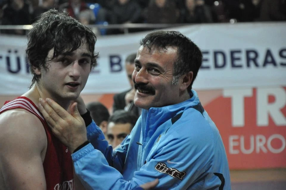 Avrupa şampiyonu milli boksör evinde ölü bulundu