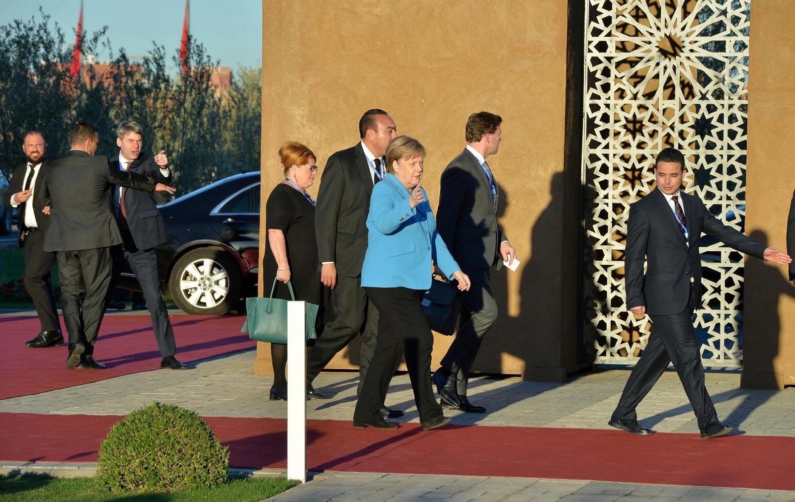 Merkel neye uğradığını şaşırdı