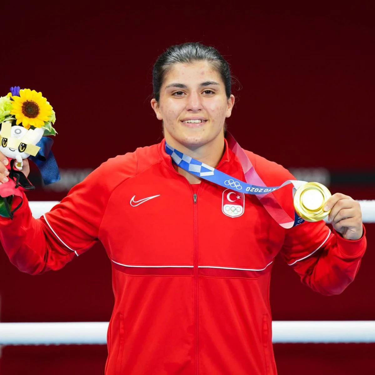 Busenaz Sürmeneli olimpiyat şampiyonu!