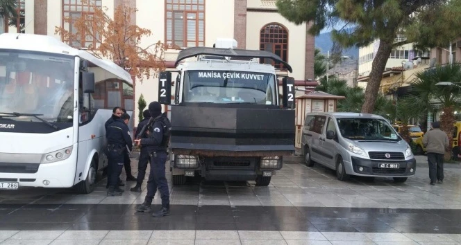 Manisa'da HDP il binasına polis baskını