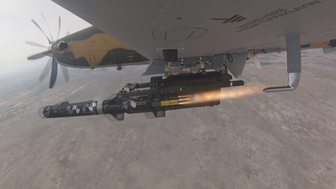 Yerli ve Milli uçak Hürkuş-C'nin görüntüleri ilk kez yayınlandı