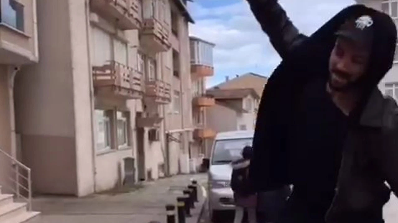 Arkadaşlarının ısrarı genç çaycıyı fenomen yaptı