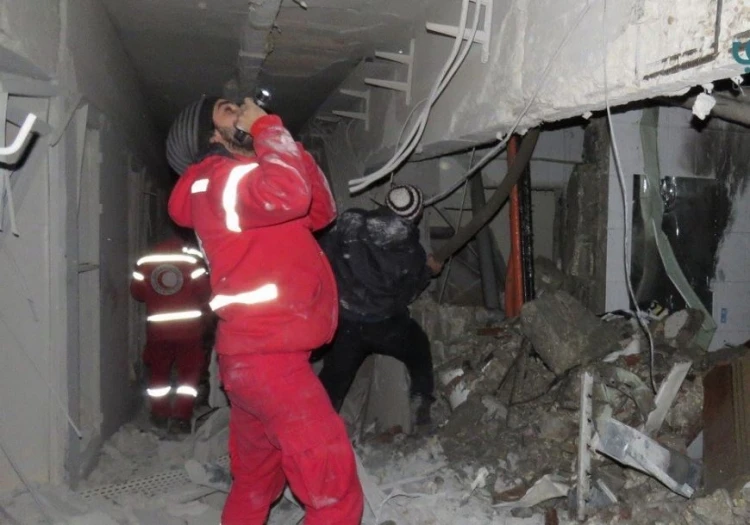 ABD uçakları Kızılay binasını vurdu