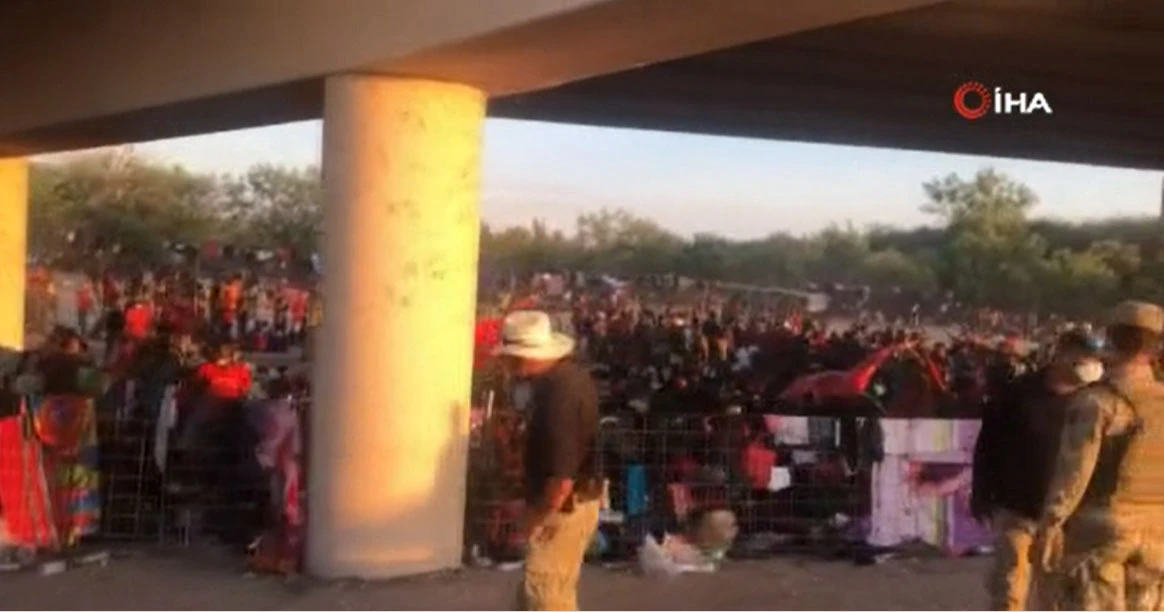 ABD-Meksika sınırında insanlık dramı: Binlerce göçmen köprü altında