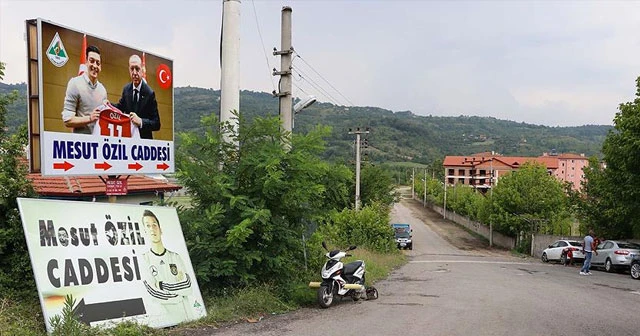 Mesut Özil'e memleketi Devrek'ten destek