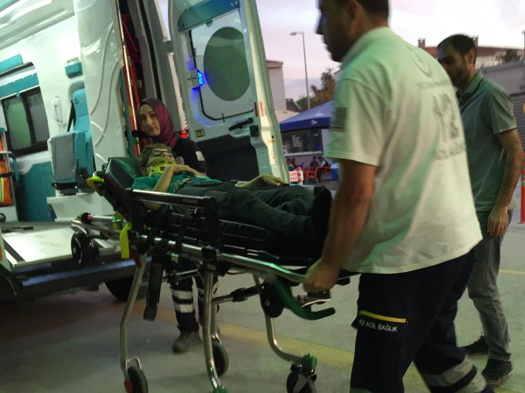 Motosiklet sürücüsü çarptığı bisikletli çocuğu bırakıp kaçtı