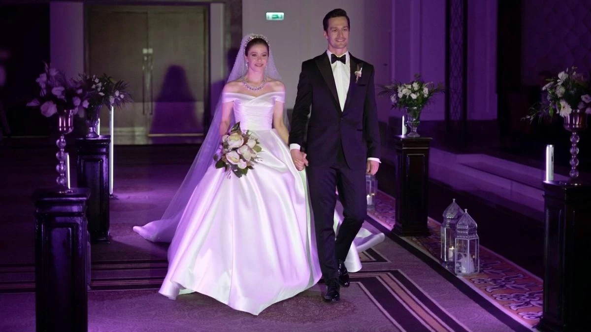 Camdaki Kız dizisindeki gelinlik favori oldu işte fiyatı