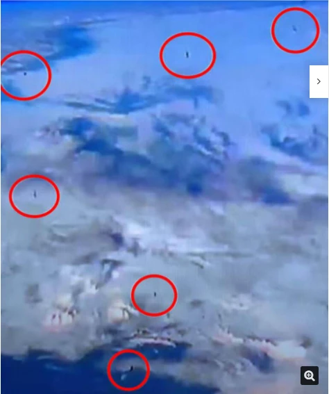 NASA canlı yayınında UFO paniği 10 tane tanımlanamayan cisim