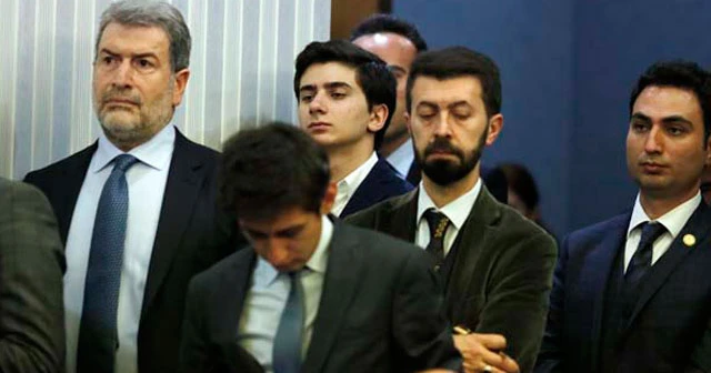 Davutoğlu'nun oğlu da toplantıyı izledi