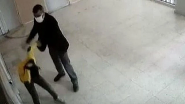 Aksaray'da öğretmeni tarafından dayak yiyen küçük çocuk yaşadığı dehşeti anlattı: Kanlı kazağımı çıkartıp yeni giydirdiler