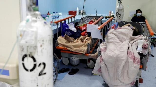 Koronavirüs hastası binlerce kişi hastaneye yetişemeden evde öldü