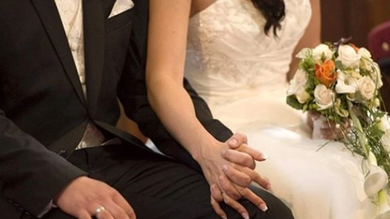 Sağlık Bakanlığından yeni karar: Evlenecek çiftlere ücretsiz SMA taraması yapılacak