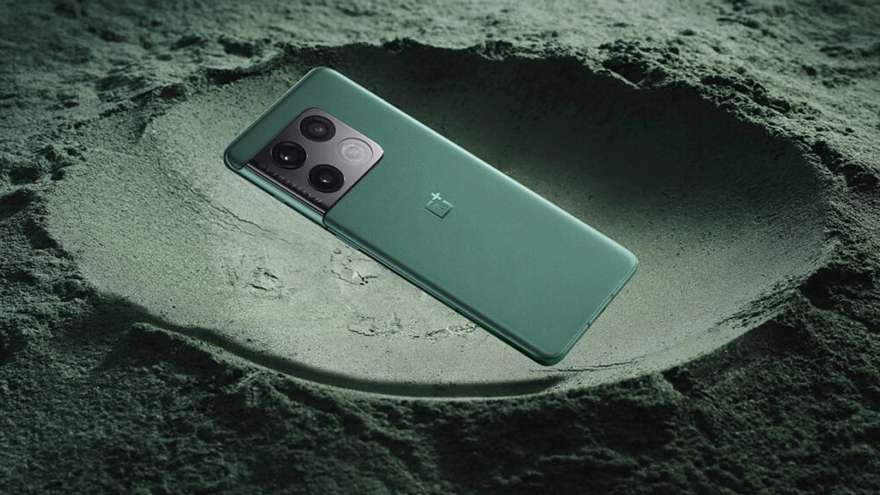 2022'nin ilk akıllı telefonu: Galaxy S21 gibi ama değil