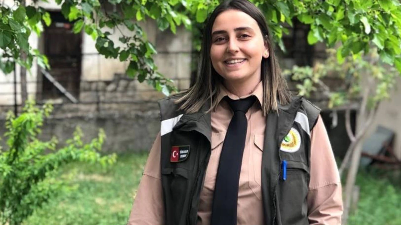 Ormanda ayı ile tehlikeli dans! Dibine kadar girip selfie çekti