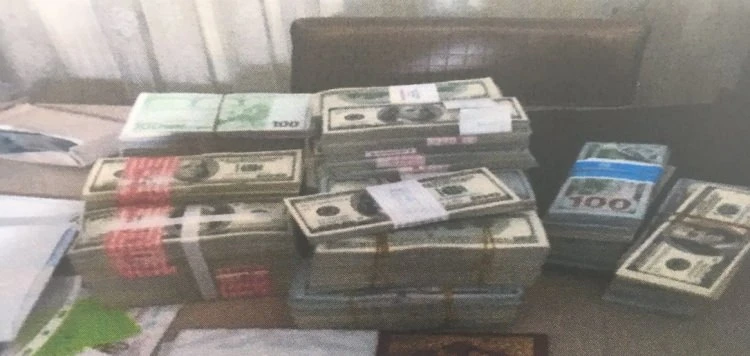 Bavul dolusu para ve şiir