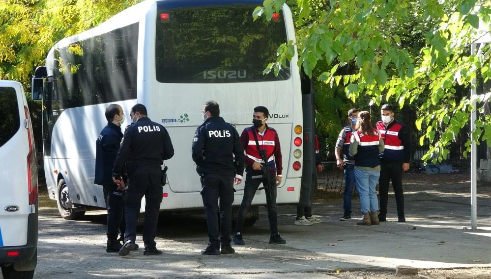 Bebeğini gömen vicdansız anneye olay yerinde keşif