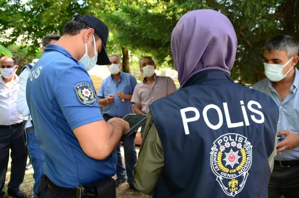 Ülke genelinde eş zamanlı 'Aranan Şahıslar Uygulaması' gerçekleştirildi