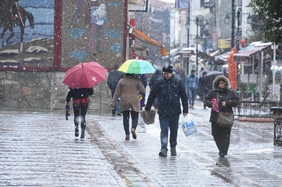Ve Edirne'de kar başladı...