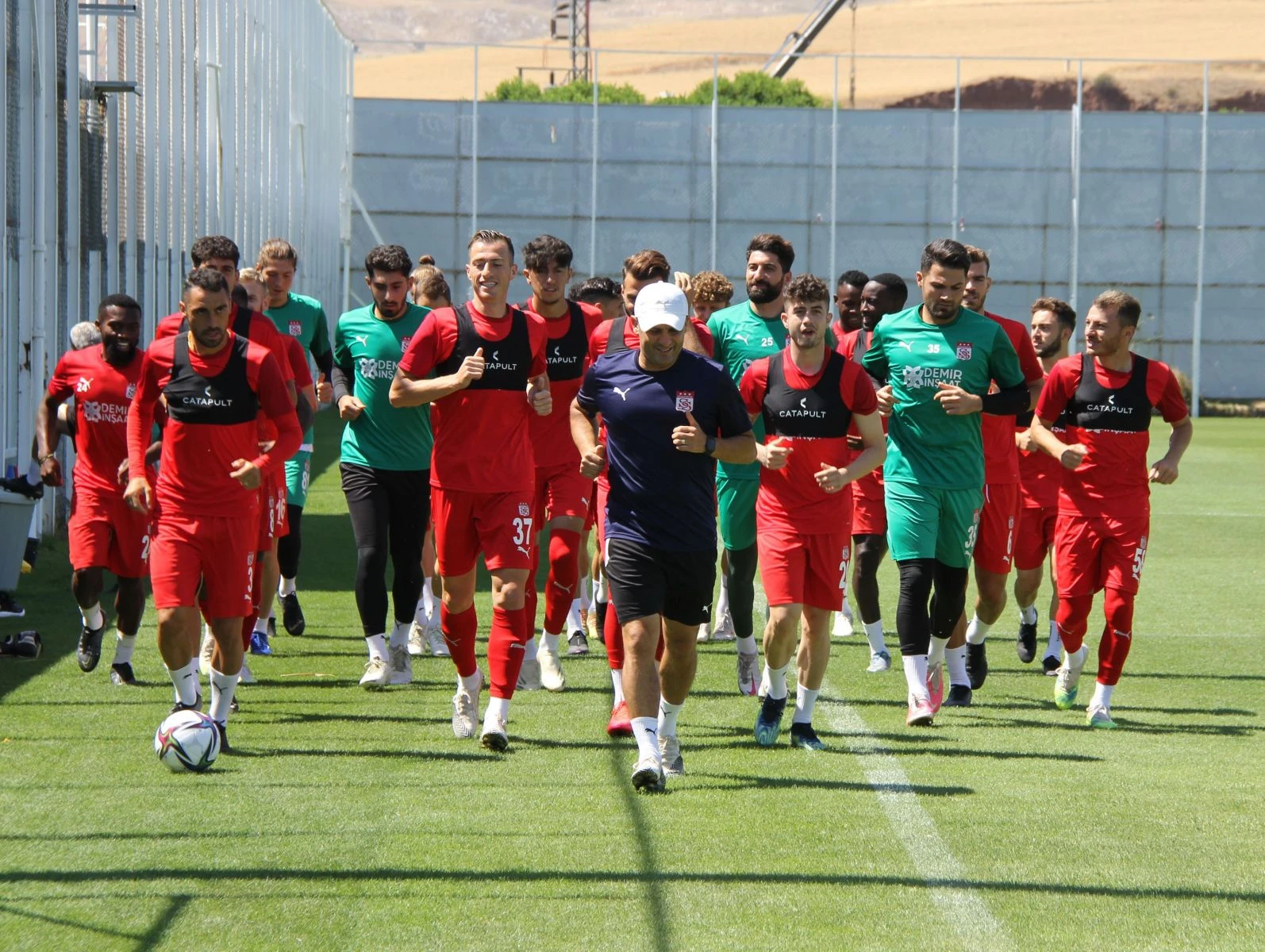 Sivasspor Teknik Direktörü Rıza Çalımbay: “Hiçbir rakipten korkmuyorum”