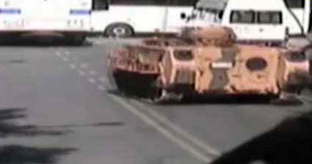 Zırhlı araçlar yola böyle daldı!