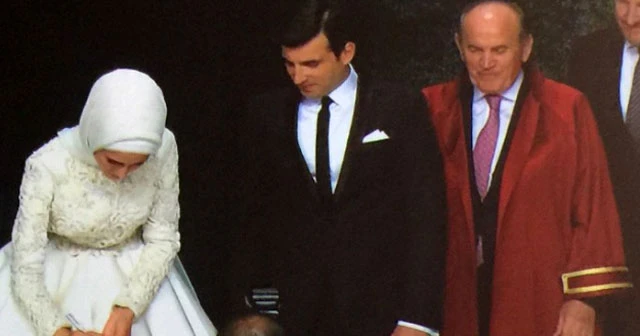 Cumhurbaşkanı Erdoğan, Gül ve Davutoğlu ile tokalaştı