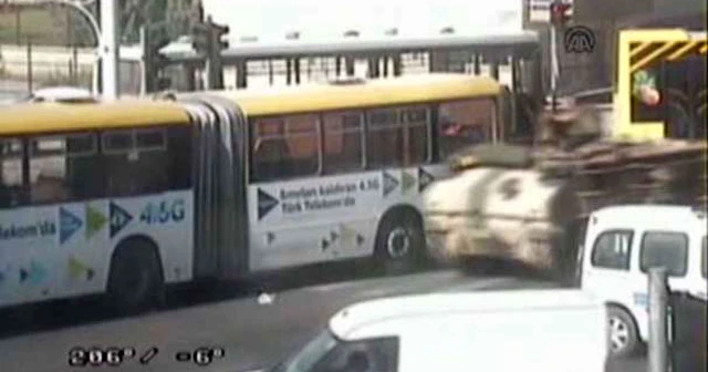 Zırhlı araçlar yola böyle daldı!