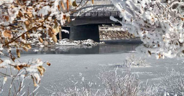 Ardahan'da dondurucu hava hayatı olumsuz etkiledi