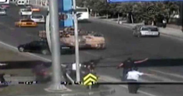 Zırhlı araçlar yola böyle daldı!