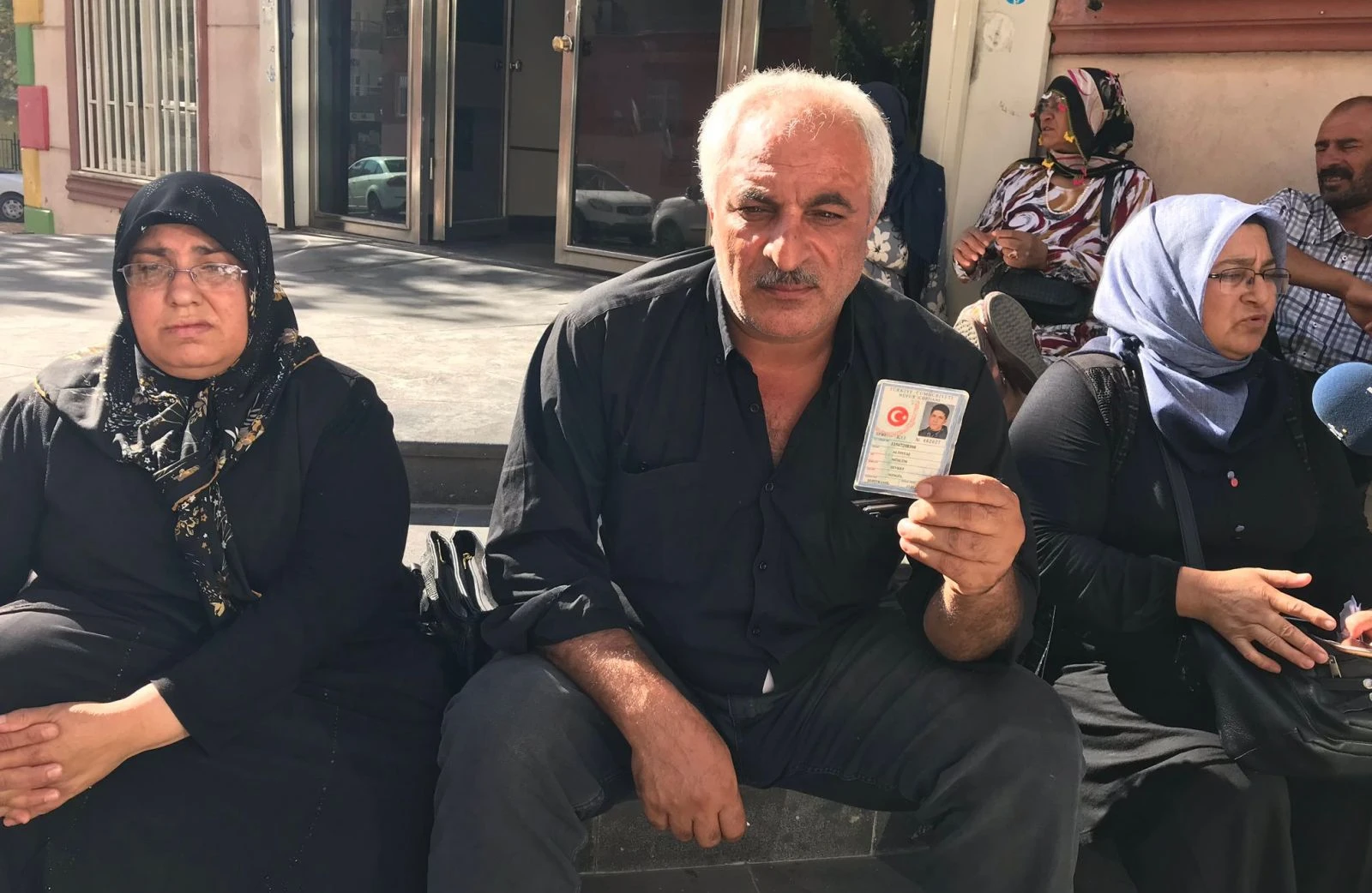 Evlat nöbeti büyüyor, aile sayısı 10'a yükseldi