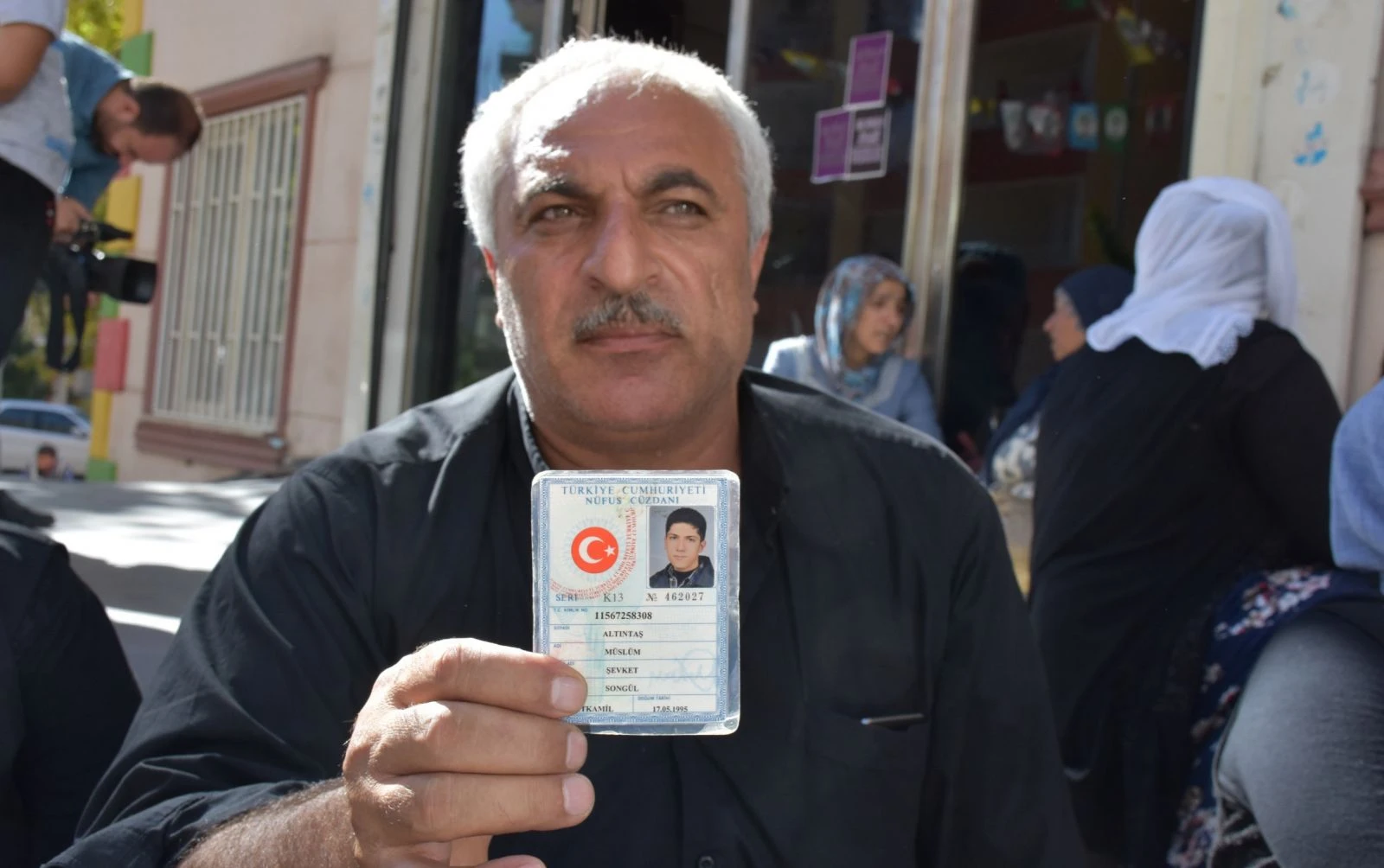 Evlat nöbeti büyüyor, aile sayısı 10'a yükseldi