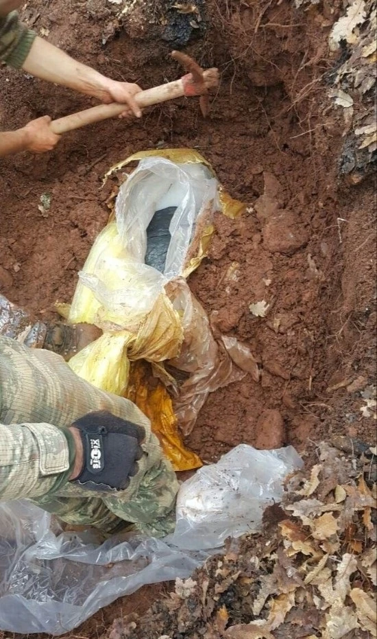 Toprak altına gizlenmiş halde bulundu