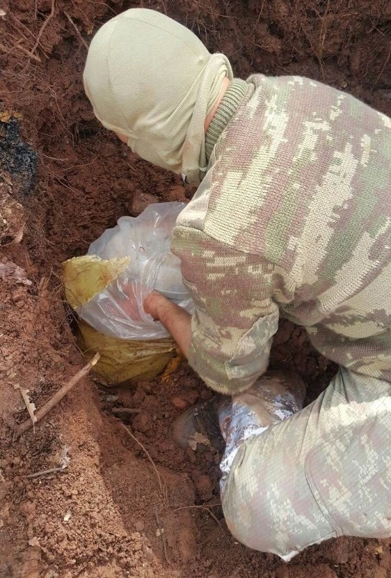 Toprak altına gizlenmiş halde bulundu