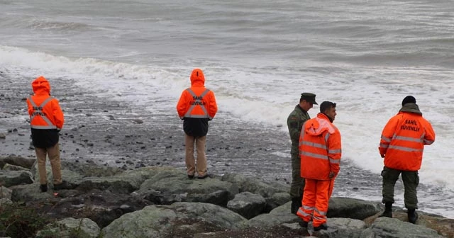 Rize'nin Fındıklı ilçesinde dün kaybolan şahsı arama çalışmaları sürüyor