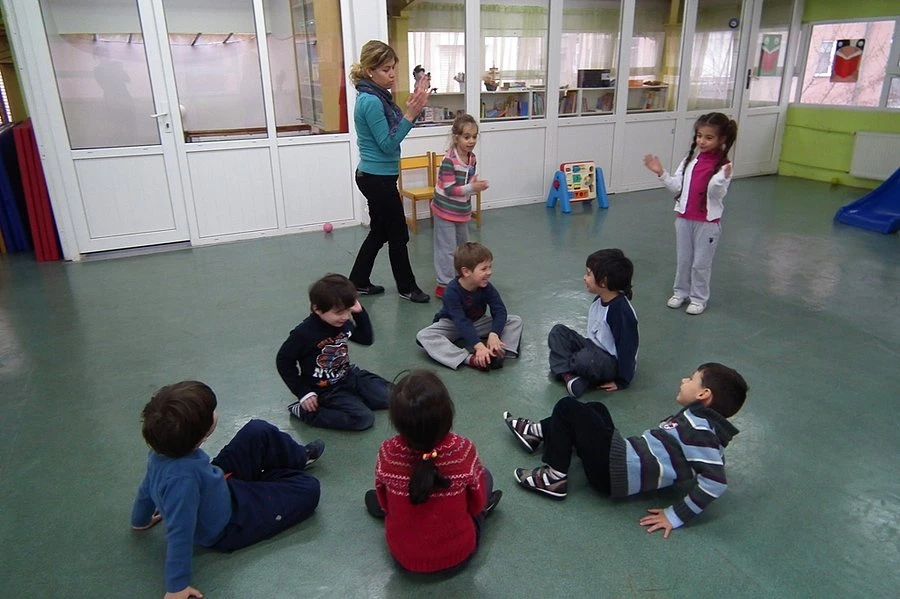 4 yaşındaki çocuklar için eğitici ve eğlenceli oyunlar