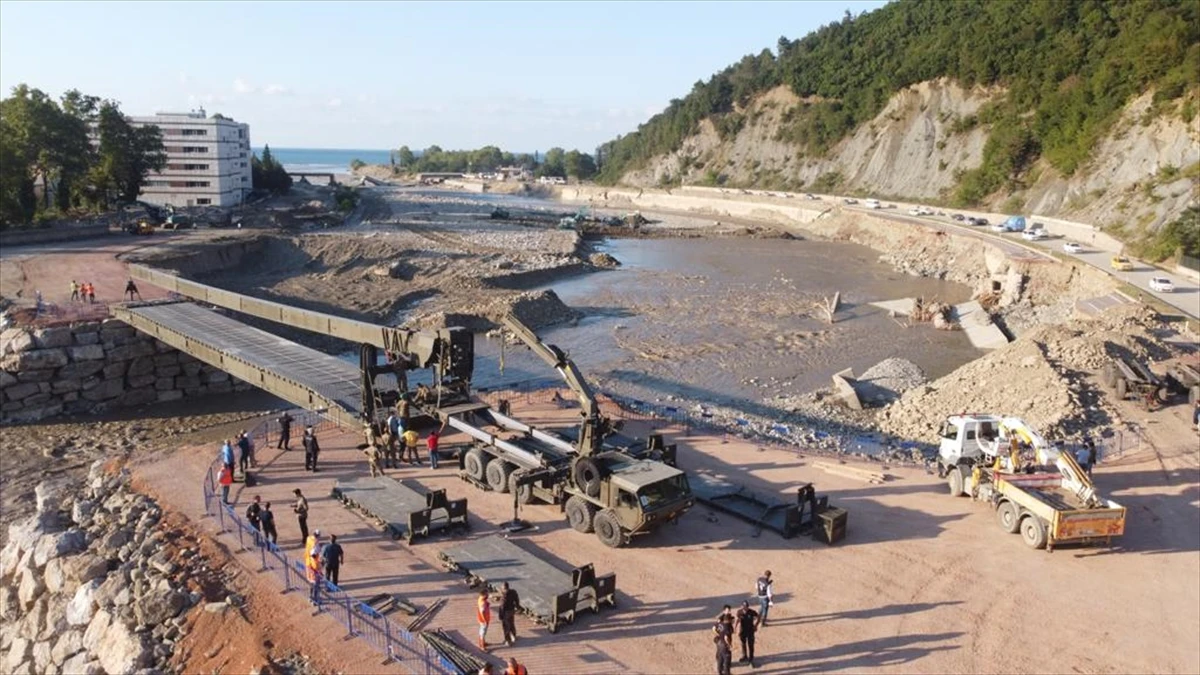 Sel bölgesinde bilanço giderek artıyor: 77 can kaybı, 42 kayıp