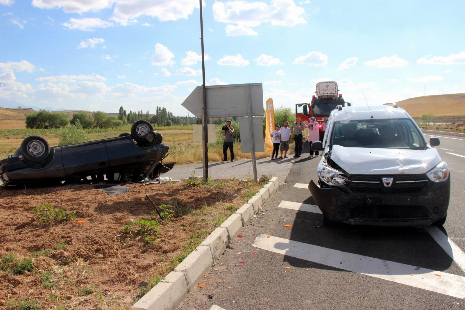 Kayseri-Sivas yolunda feci kaza, yaralılar var