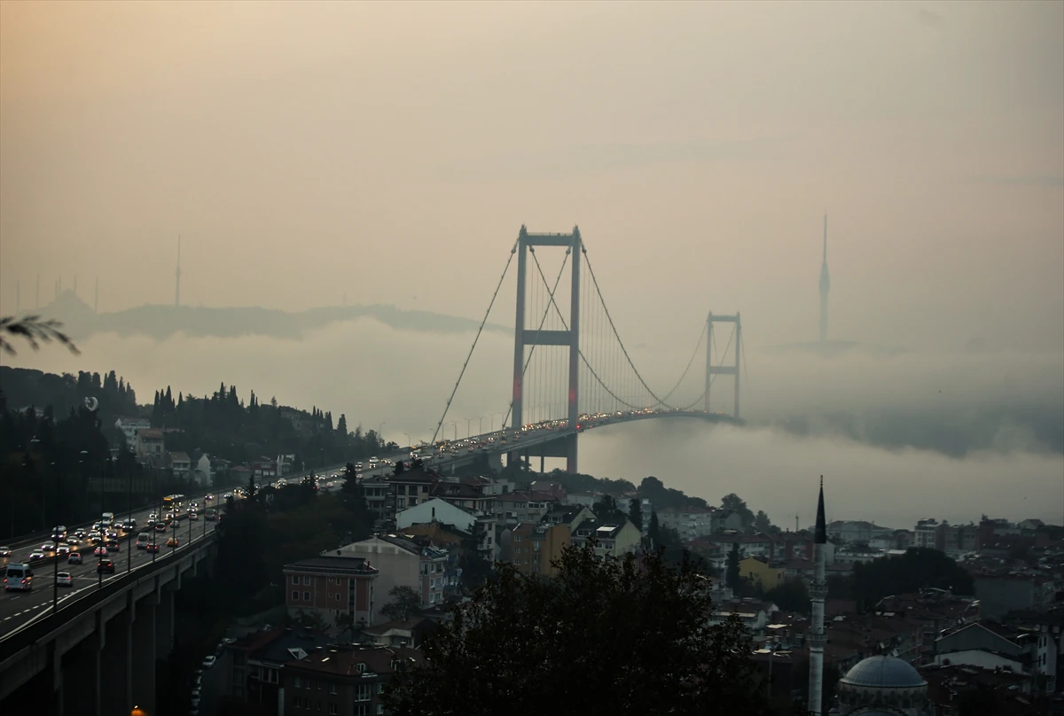 İstanbul'da sis manzarası