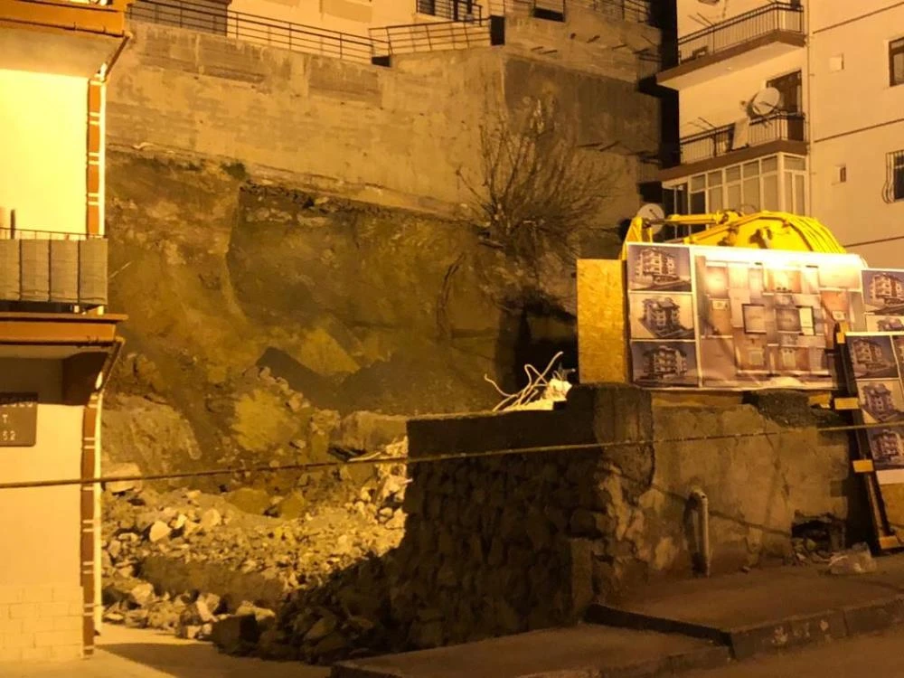 Ankara'da 8 katlı binada çökme tehlikesi: 2 gözaltı