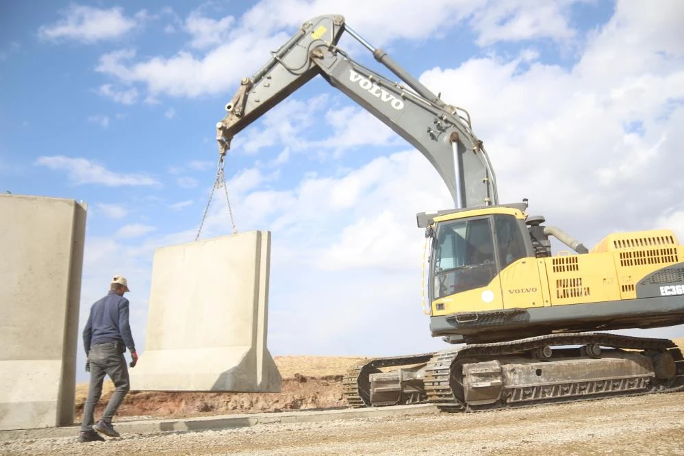 Sınırda göçmen alarmı: İHA ve SİHA'lar da görevde
