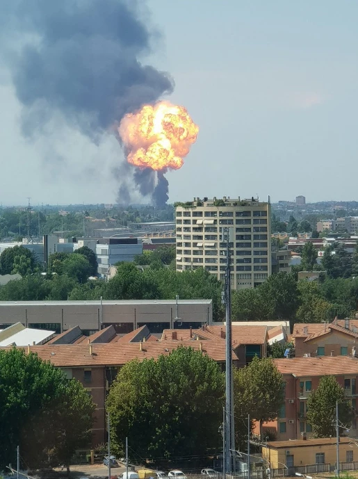 İtalya'da tanker patladı: 2 ölü, 60'dan fazla yaralı