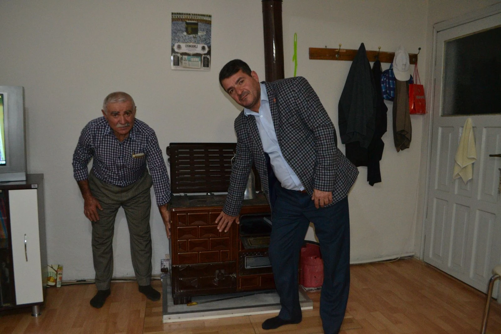 Emekli öğretmen sobayı kombiye çevirdi