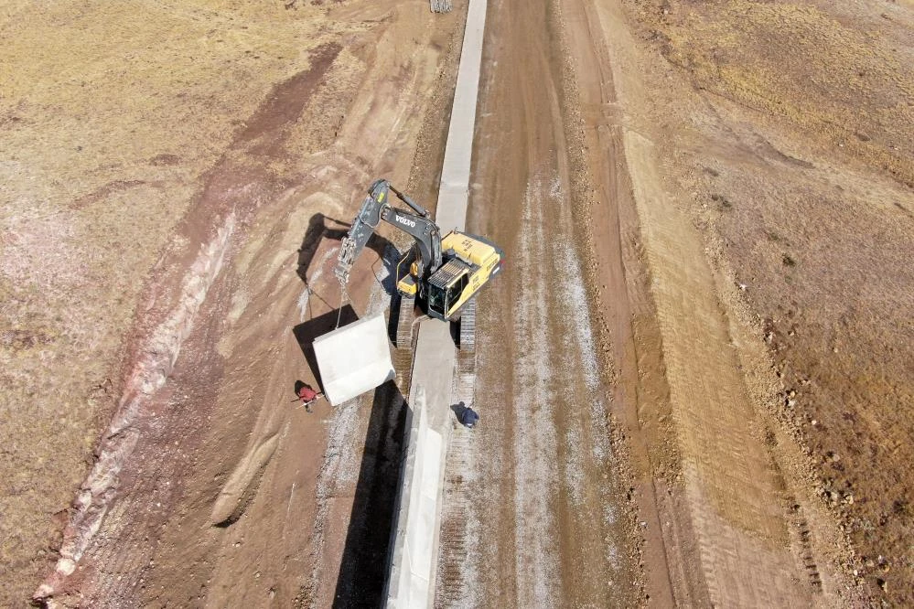 Sınırda göçmen alarmı: İHA ve SİHA'lar da görevde