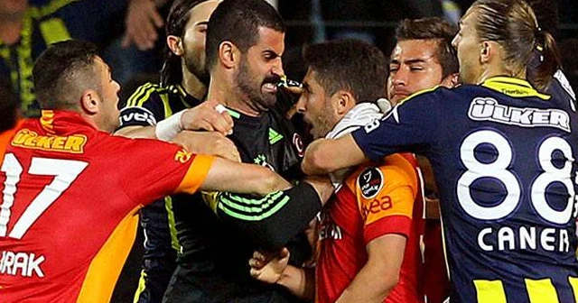Fenerbahçe-Galatasaray derbisinde Sabri Sarıoğlu ve Volkan Demirel el sıkışmadı