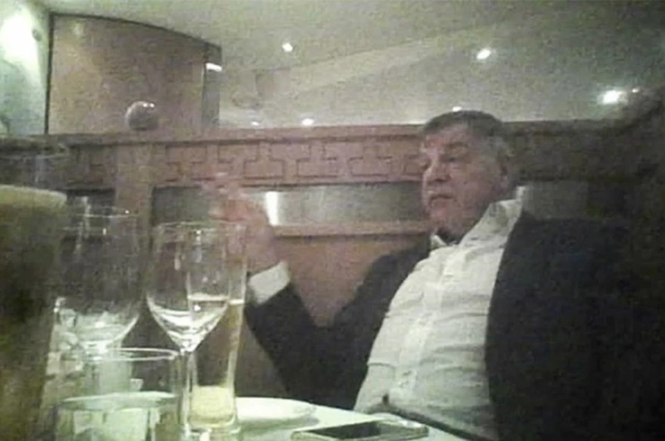 İngiltere'de skandal, milli takım hocası satılık