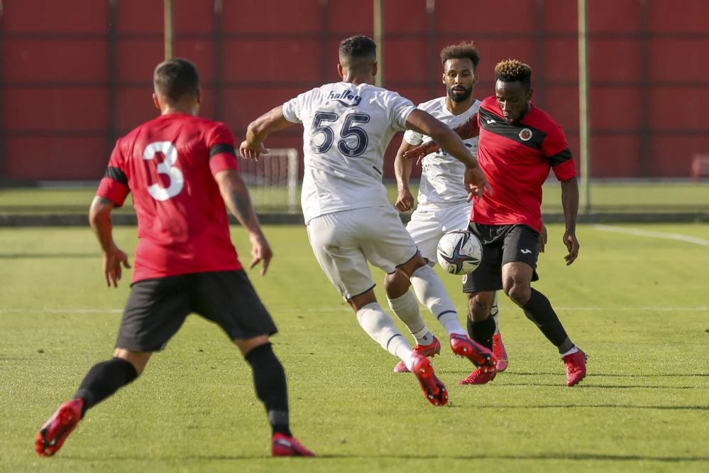 Fenerbahçe Gençlerbirliği karşısında farka koştu