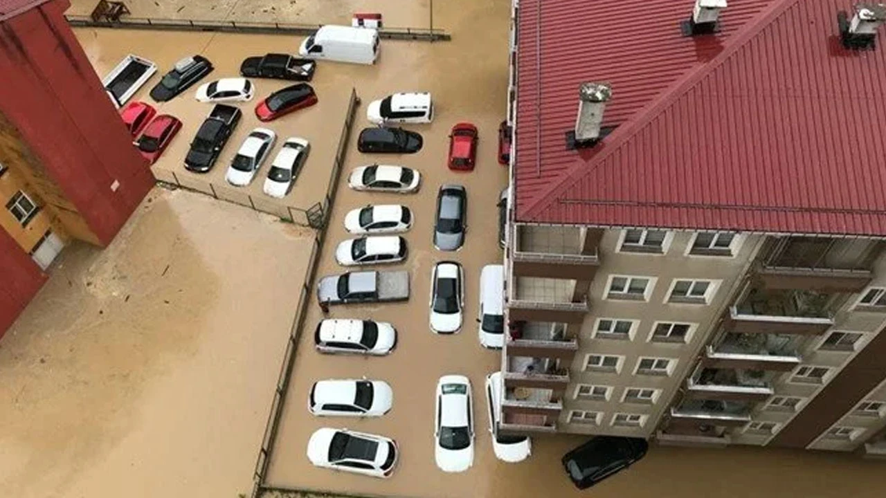 Dünyanın dengesi şaştı: Havadan karadan felaket yağıyor