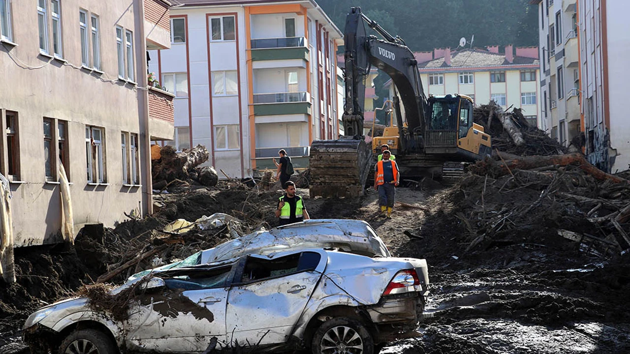 Selin vurduğu Bozkurt'ta iş makinelerinin sesi susmuyor