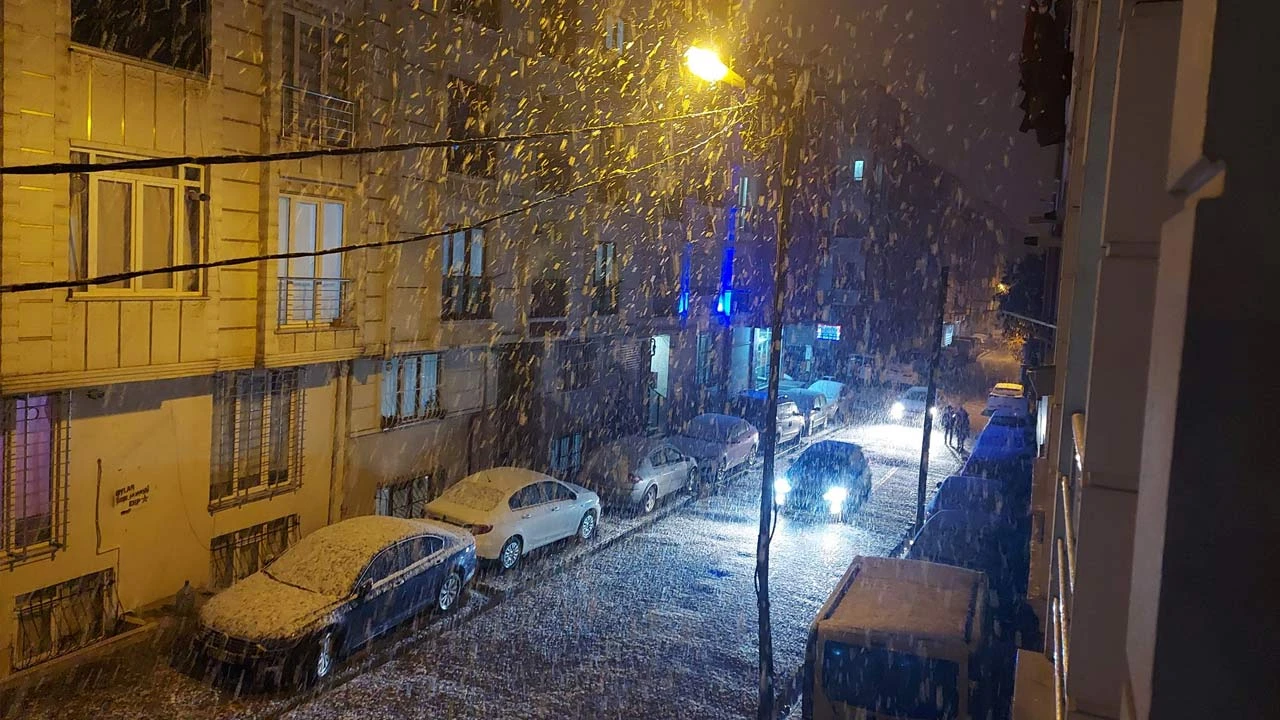 Meteoroloji'den uyarı gelmişti! İstanbul'da kar yağışı başladı
